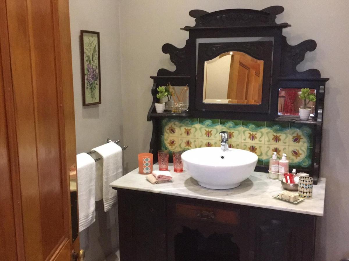 Betty'S Boutique Hotel Мозел Бей Екстериор снимка